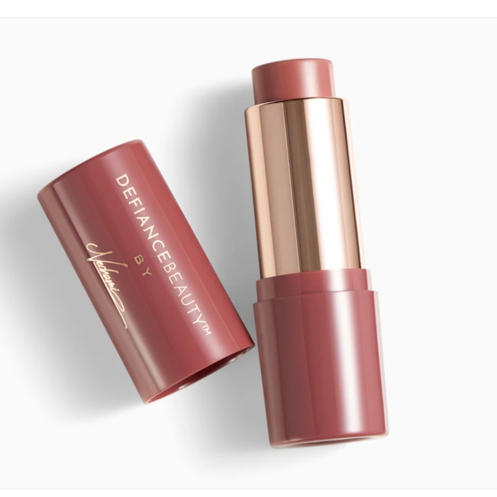 Defiance Beauty Silk Peptide Blush in Untamed